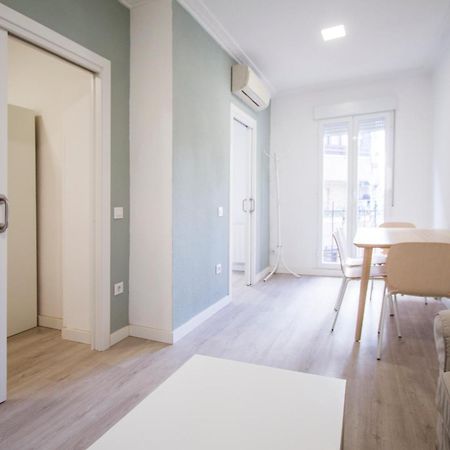 Apartamentos Tetuan Sandino Madrid Esterno foto