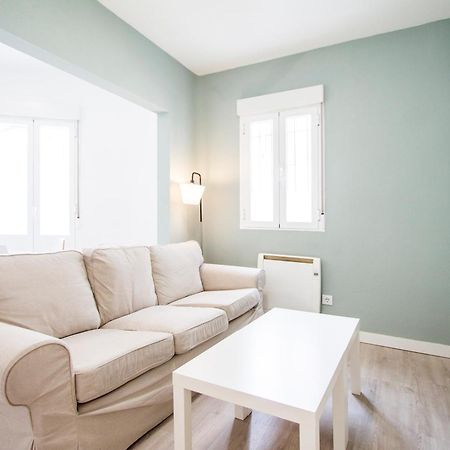 Apartamentos Tetuan Sandino Madrid Esterno foto