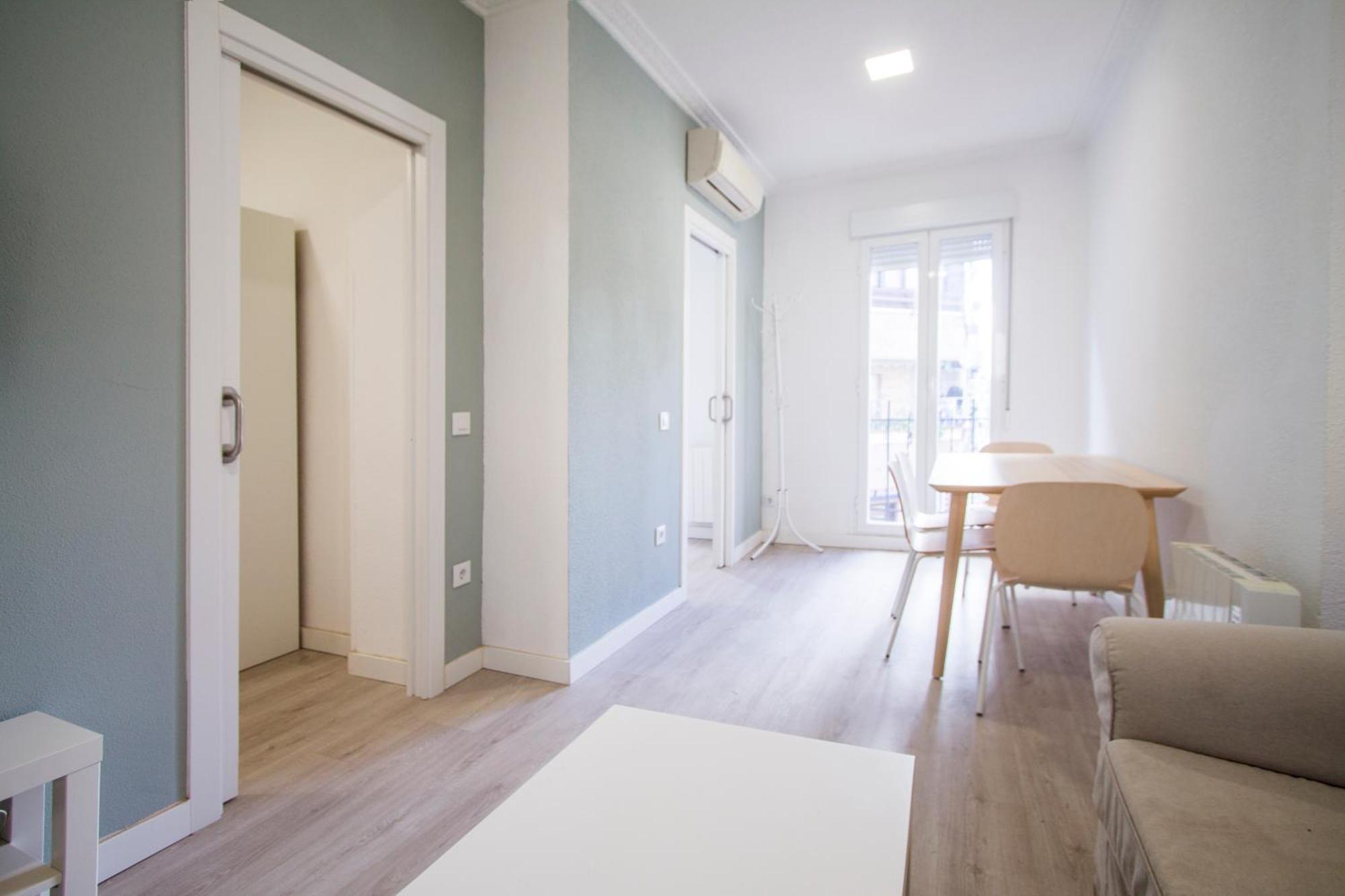 Apartamentos Tetuan Sandino Madrid Esterno foto