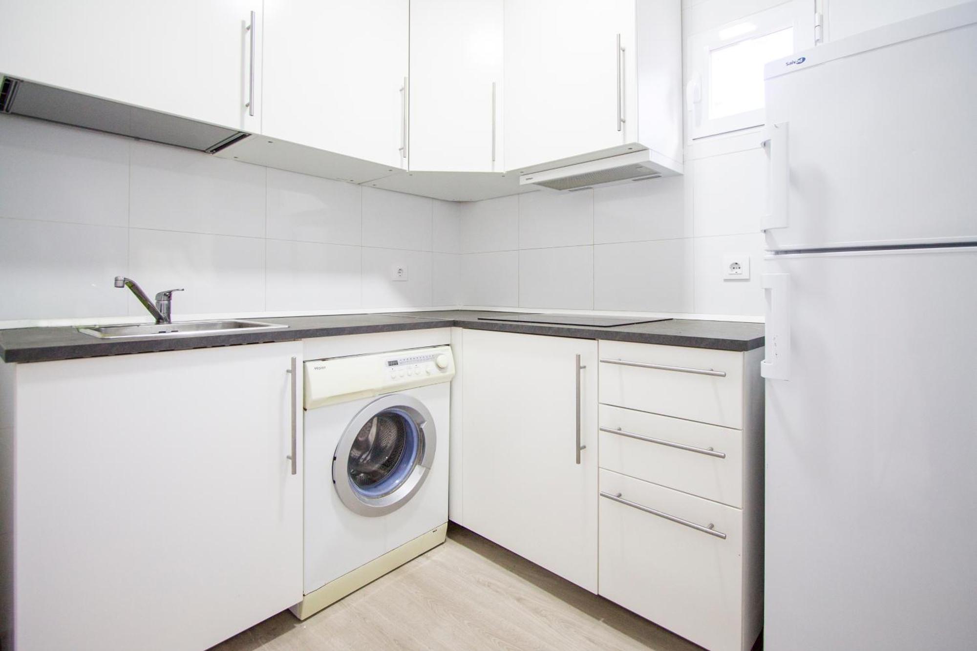 Apartamentos Tetuan Sandino Madrid Esterno foto