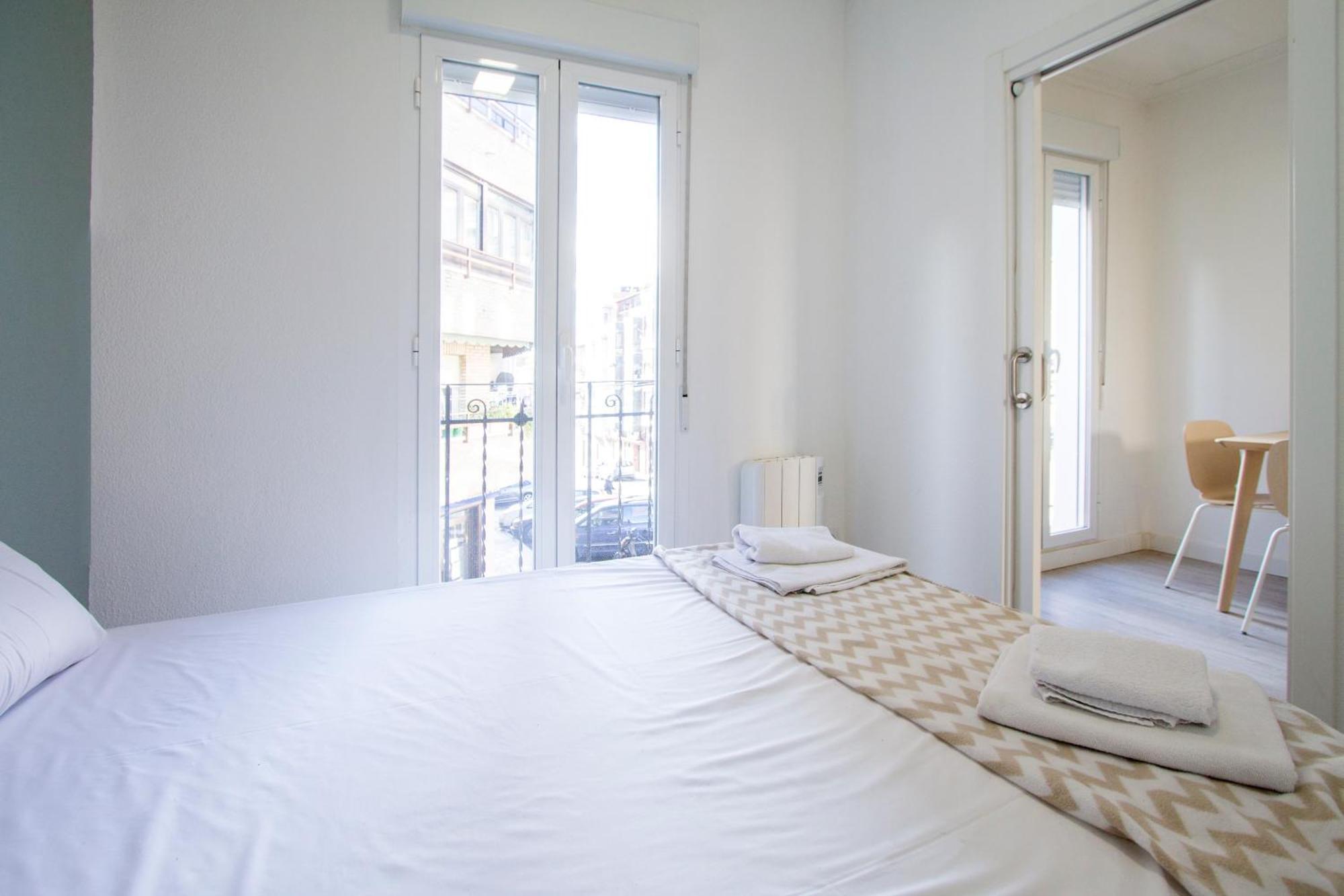 Apartamentos Tetuan Sandino Madrid Esterno foto