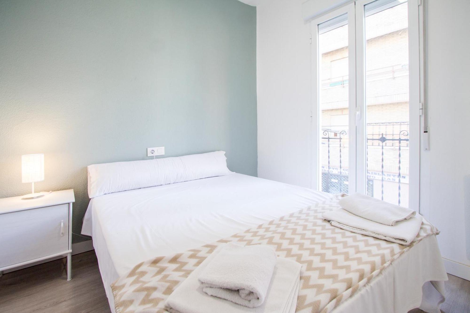 Apartamentos Tetuan Sandino Madrid Esterno foto