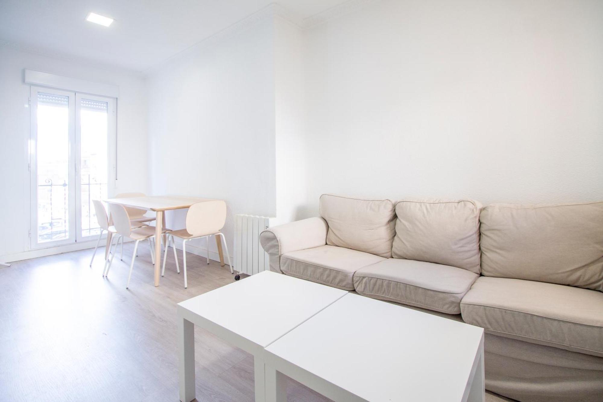 Apartamentos Tetuan Sandino Madrid Esterno foto