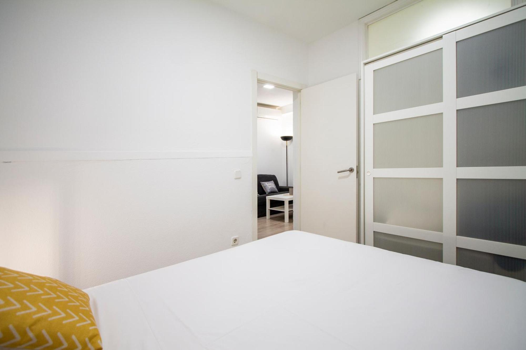 Apartamentos Tetuan Sandino Madrid Esterno foto