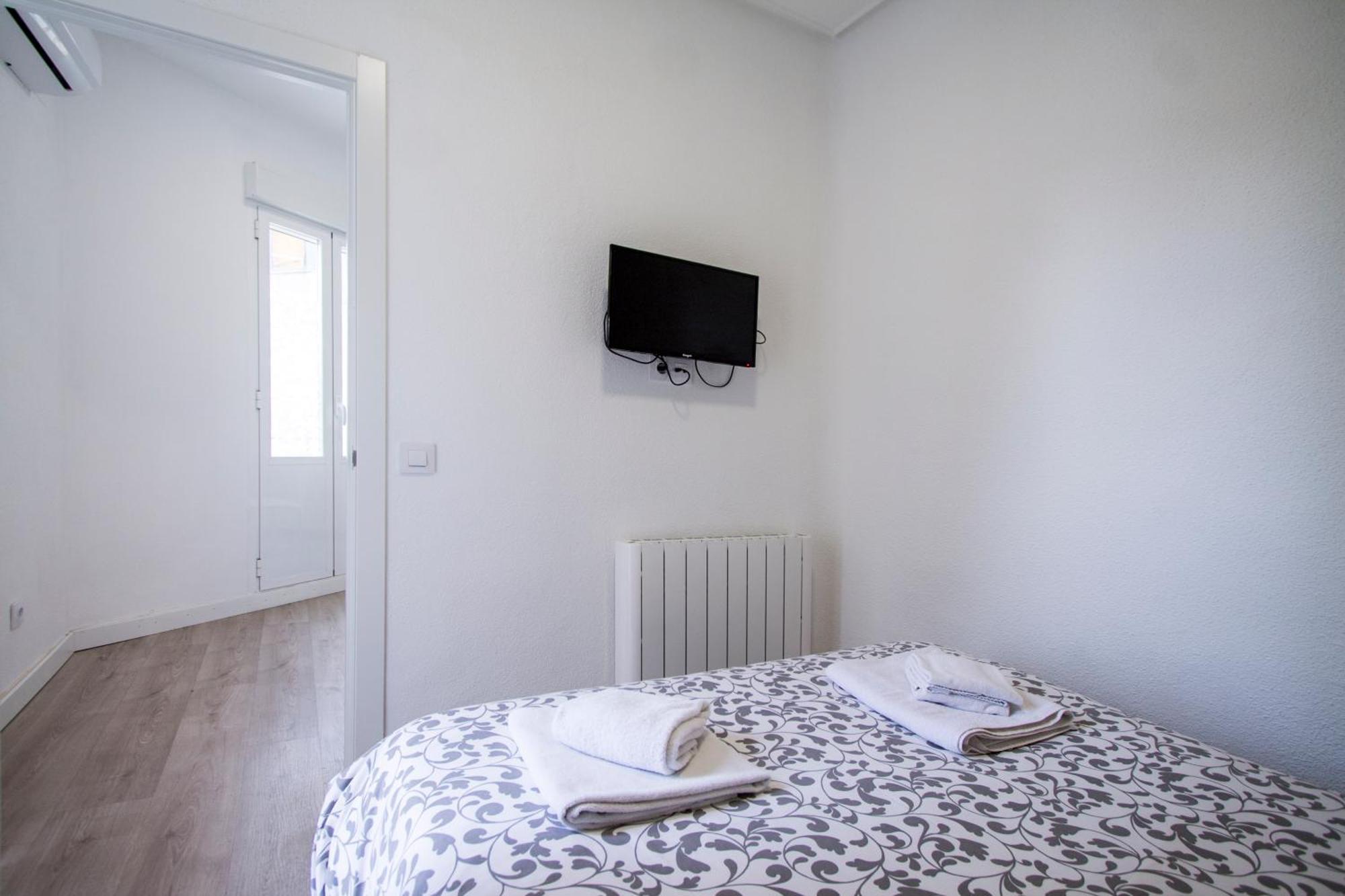 Apartamentos Tetuan Sandino Madrid Esterno foto