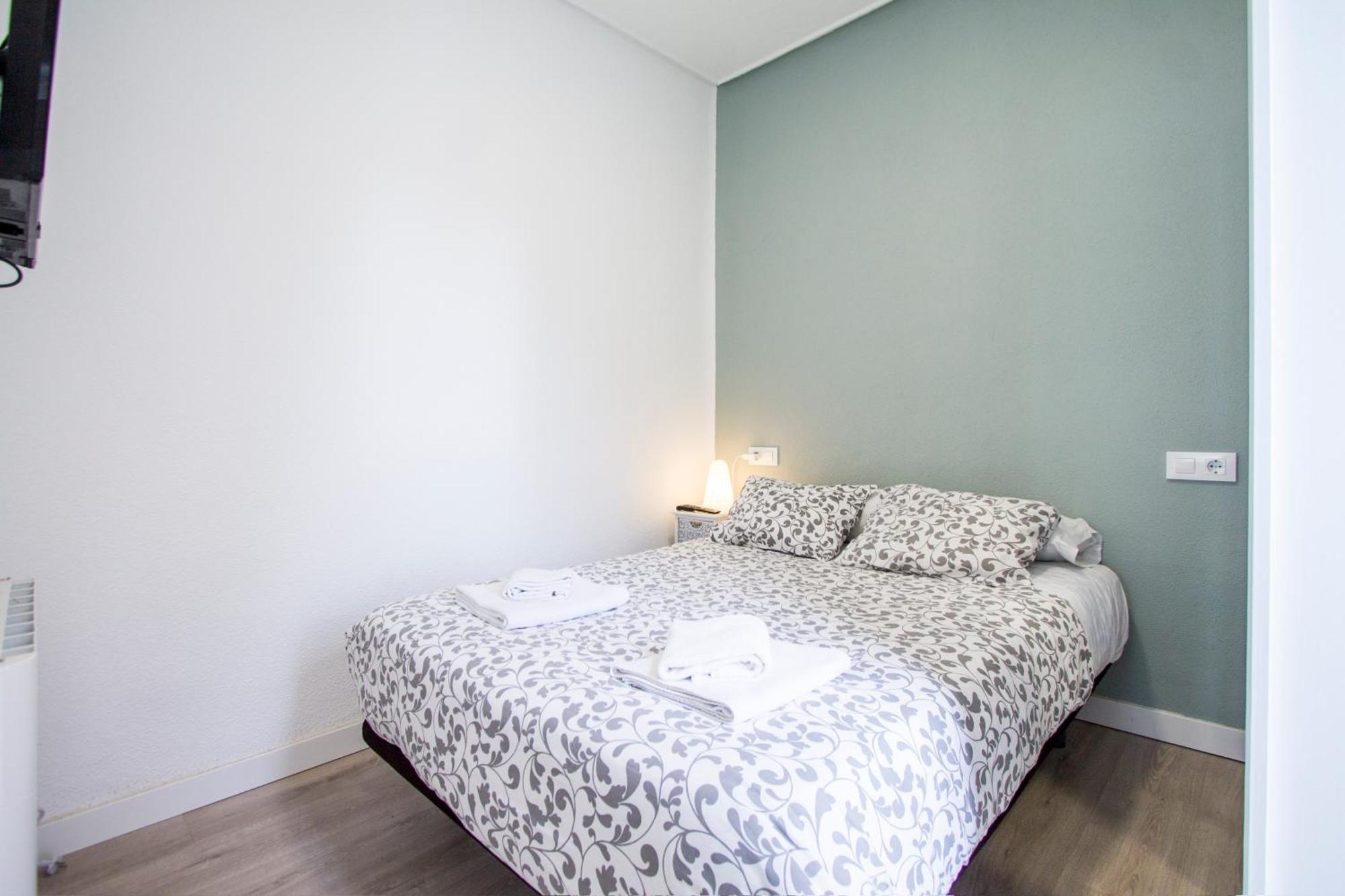 Apartamentos Tetuan Sandino Madrid Esterno foto