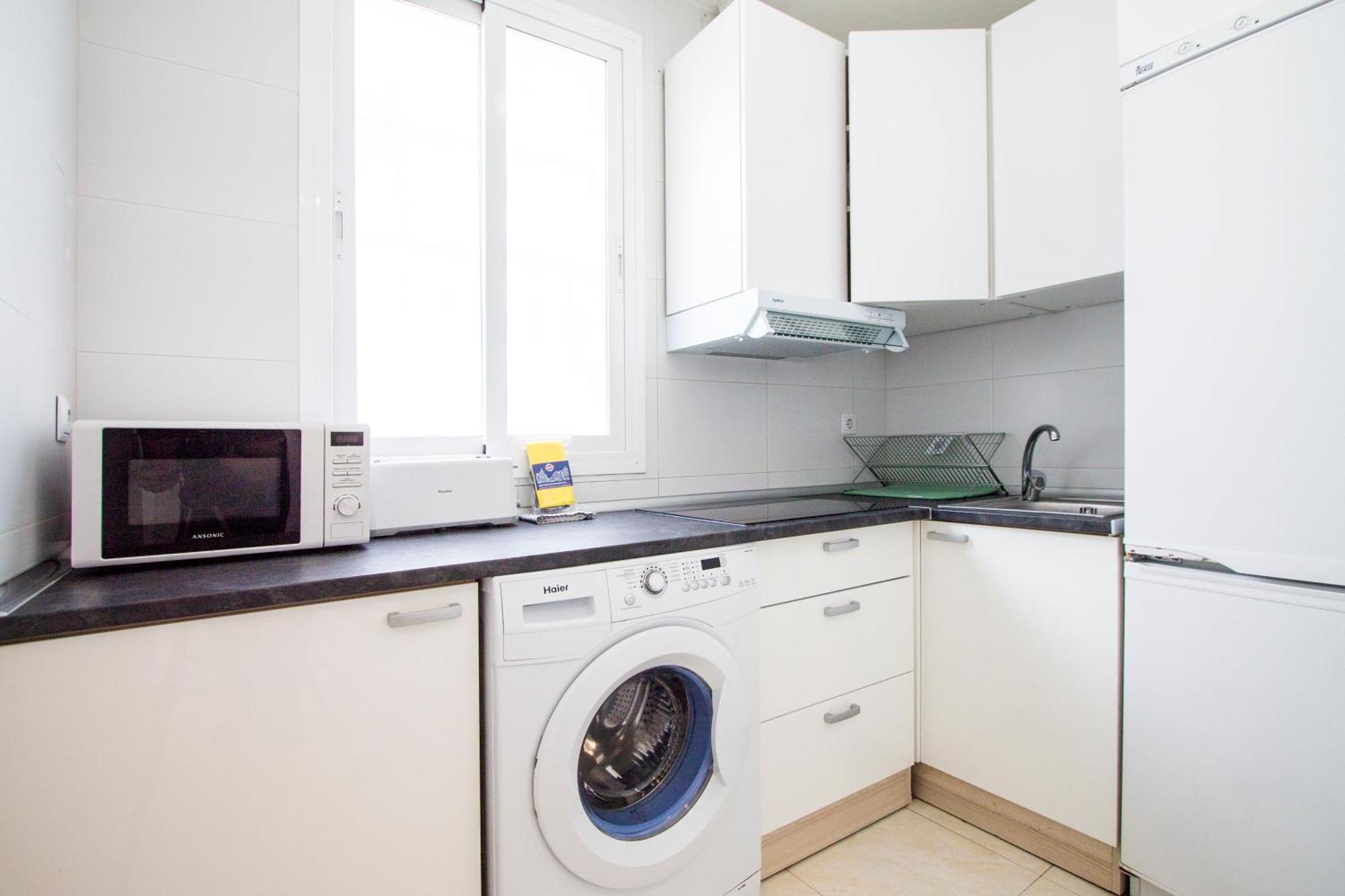 Apartamentos Tetuan Sandino Madrid Esterno foto